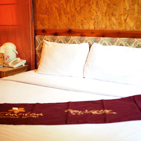 Chantaa Boutique Place Убонратчатхані Екстер'єр фото